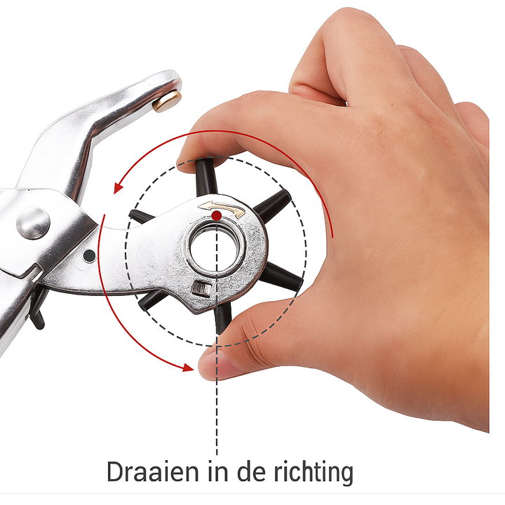 Close-up van hand die ponskop van gaatjestang draait om maat te kiezen, met draairichting gemarkeerd.