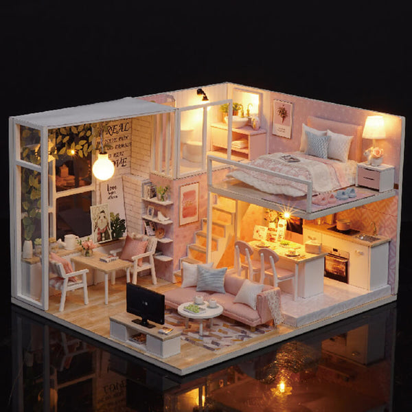 Verlicht miniatuur poppenhuis in loftstijl met volledig ingerichte woonkamer, keuken, slaapkamer en LED-lampjes.
