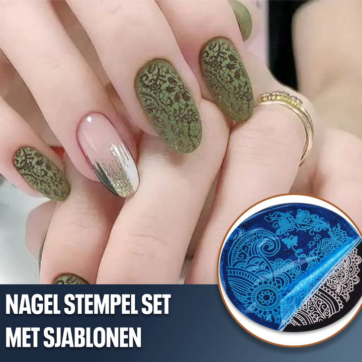 Voorbeeld van nail art gemaakt met nagel stempel en sjablonen